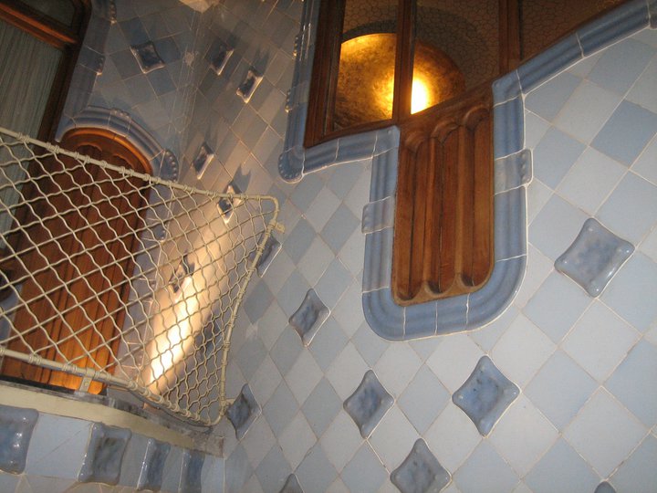 casa batllo interior. Interior patio