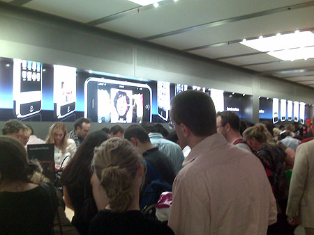Apple Store NYC - iPhone Release