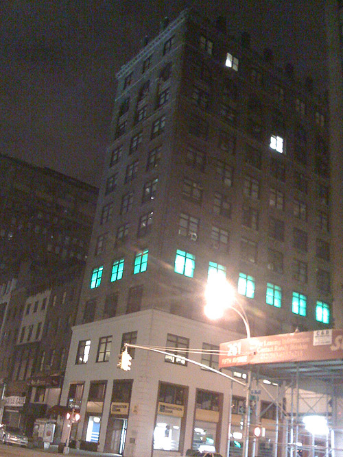 29th St and Fifth Ave building