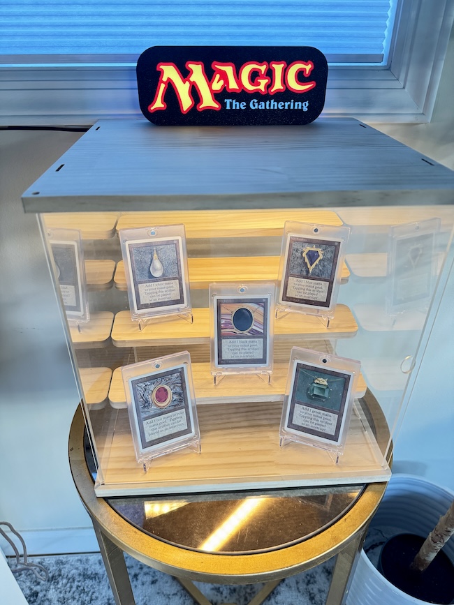 Magic The Gathering - The 5 Moxes Unlimited Edition in a Collector's display case
