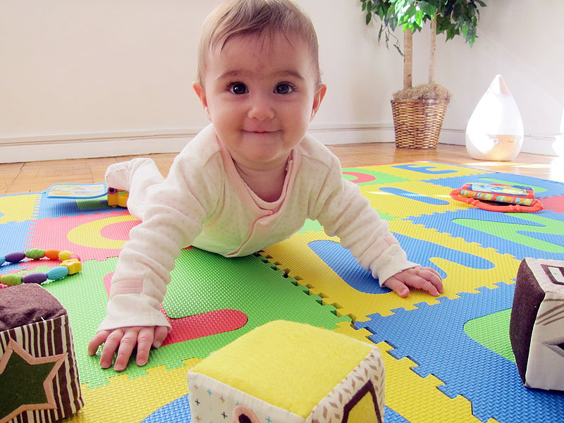 Pictures of Laia Balcells Playing on her Play Mat in January 2013
